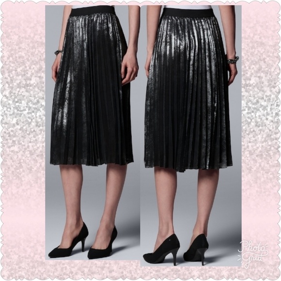 Simply Vera Vera Wang Dresses & Skirts - ⬇️27 Simply Vera Vera Wang Pleated Shine Skirt
 S